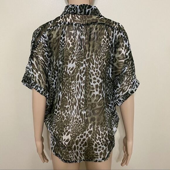 Simply Irresistible Green Leopard Print Top​ - Picture 3 of 5